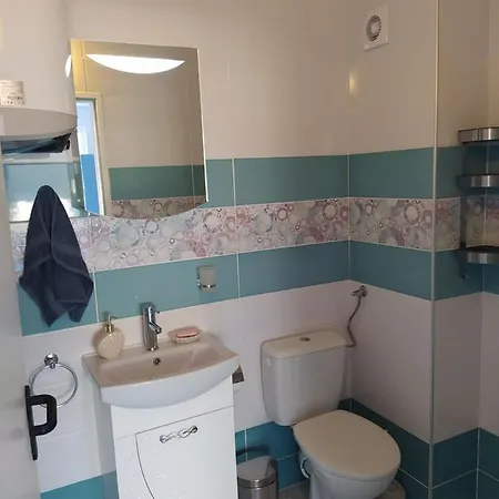 Blue Apartment, гр. アパート キテン